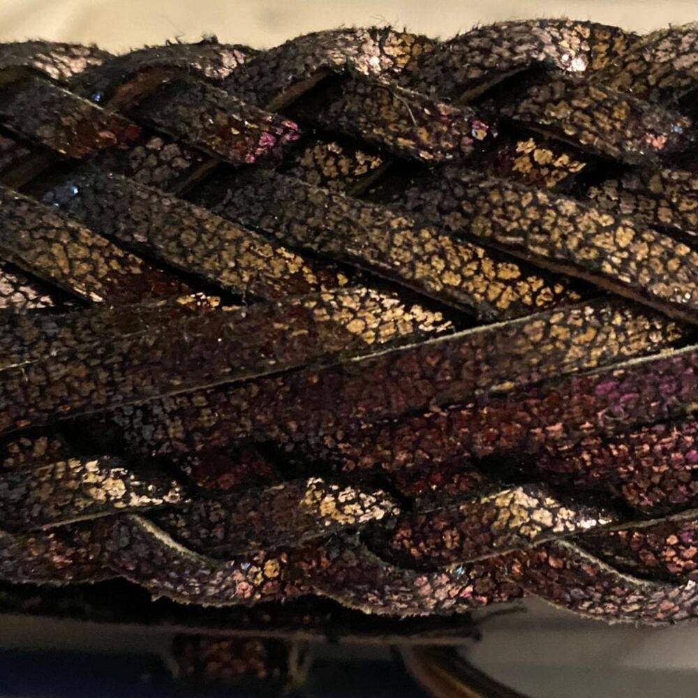Glittery Belt Sz 11 43 inches long just under 2inches wide plain circle closure